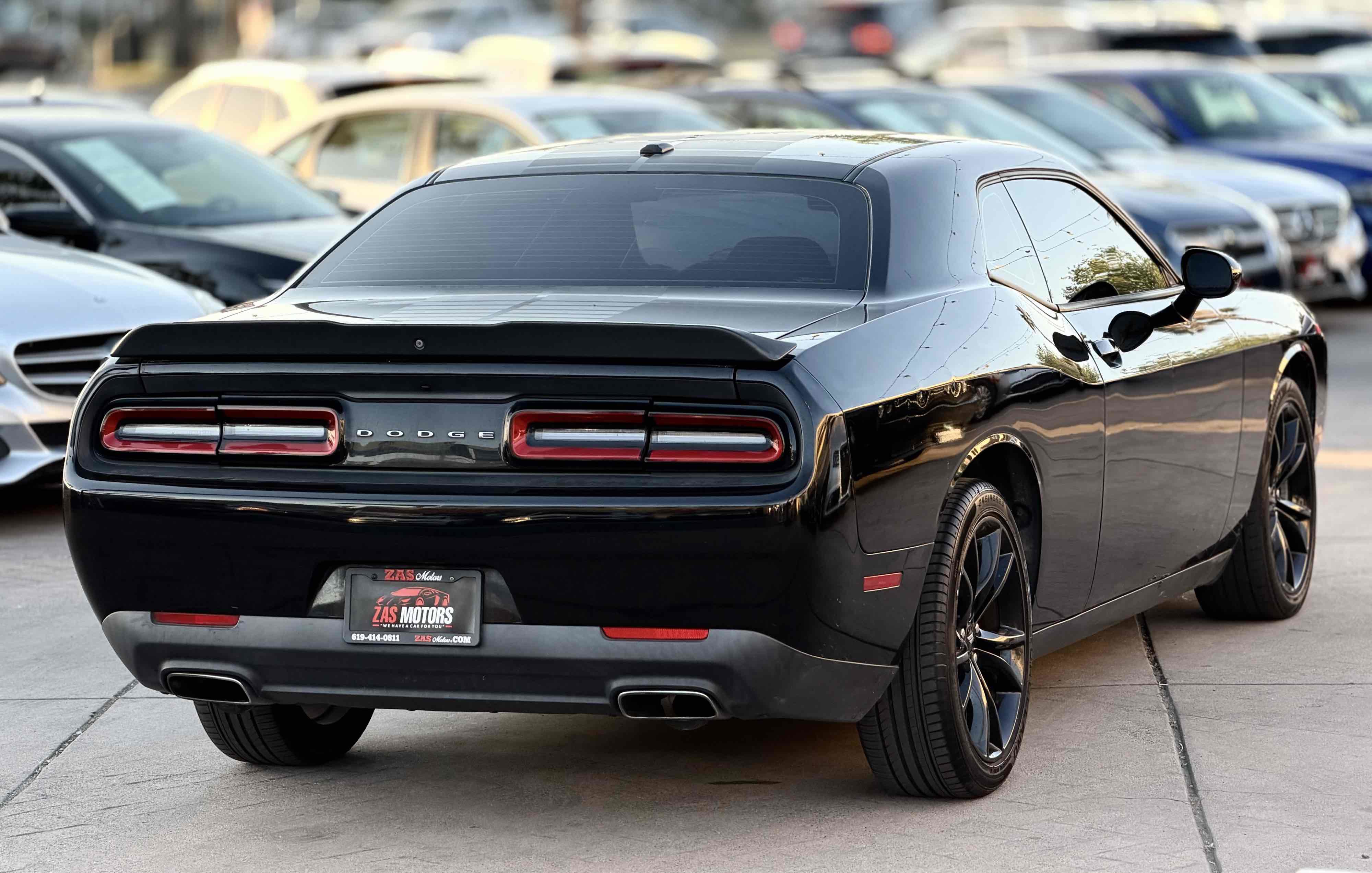 Used 2017 Dodge Challenger SXT w/ Blacktop Package RWD image 10