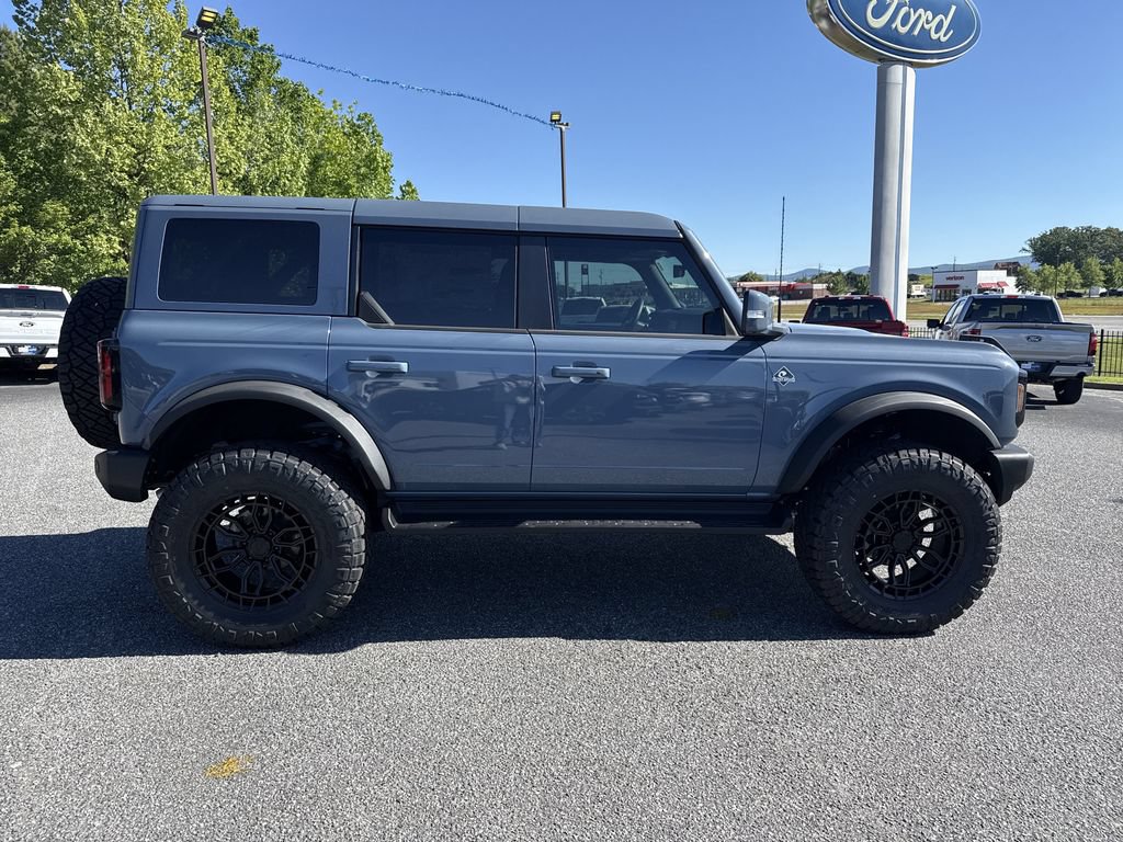 New 2025 Ford Bronco Outer Banks w/ Sasquatch Package AWD/4WD image 8