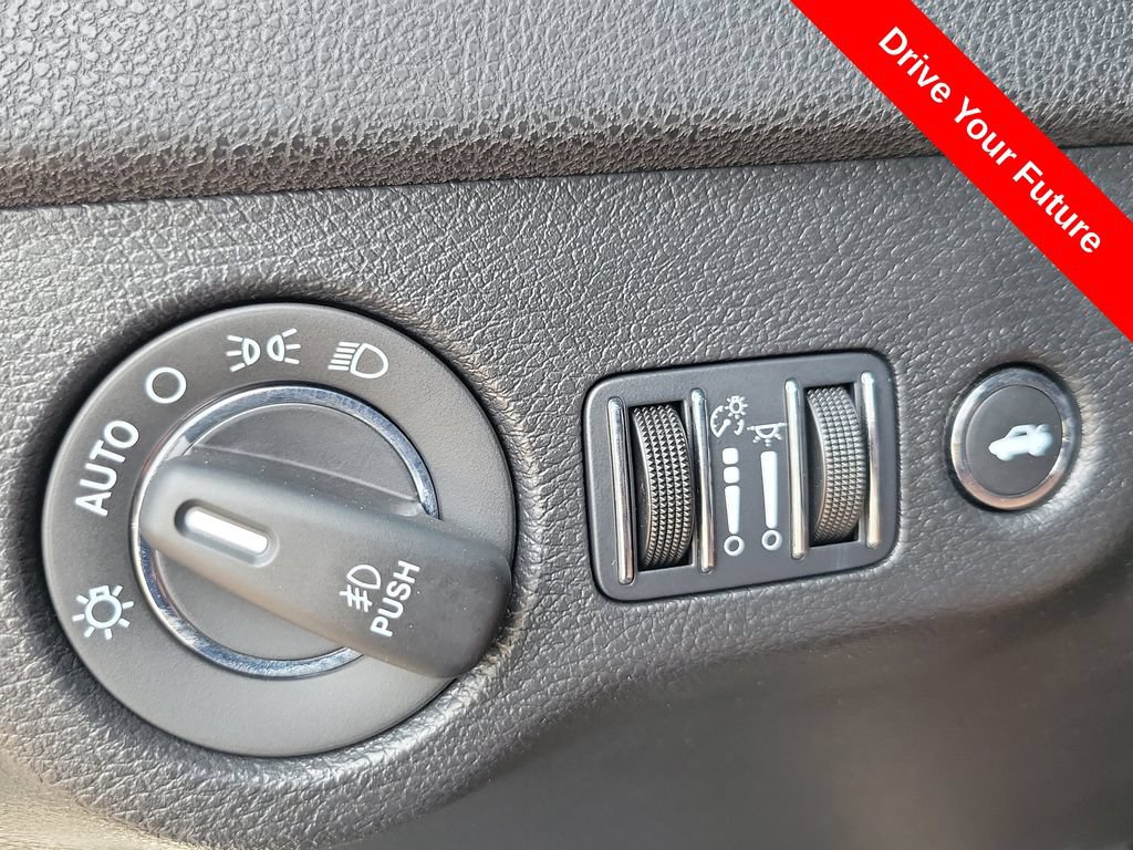 Used 2023 Chrysler 300 Touring L w/ Safetytec Plus Group RWD image 16