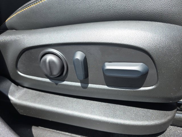 Used 2024 Chevrolet Equinox Premier FWD image 11