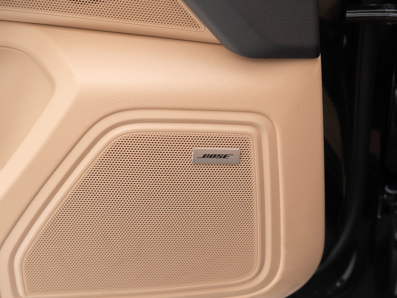 Certified 2025 Porsche Macan image 23