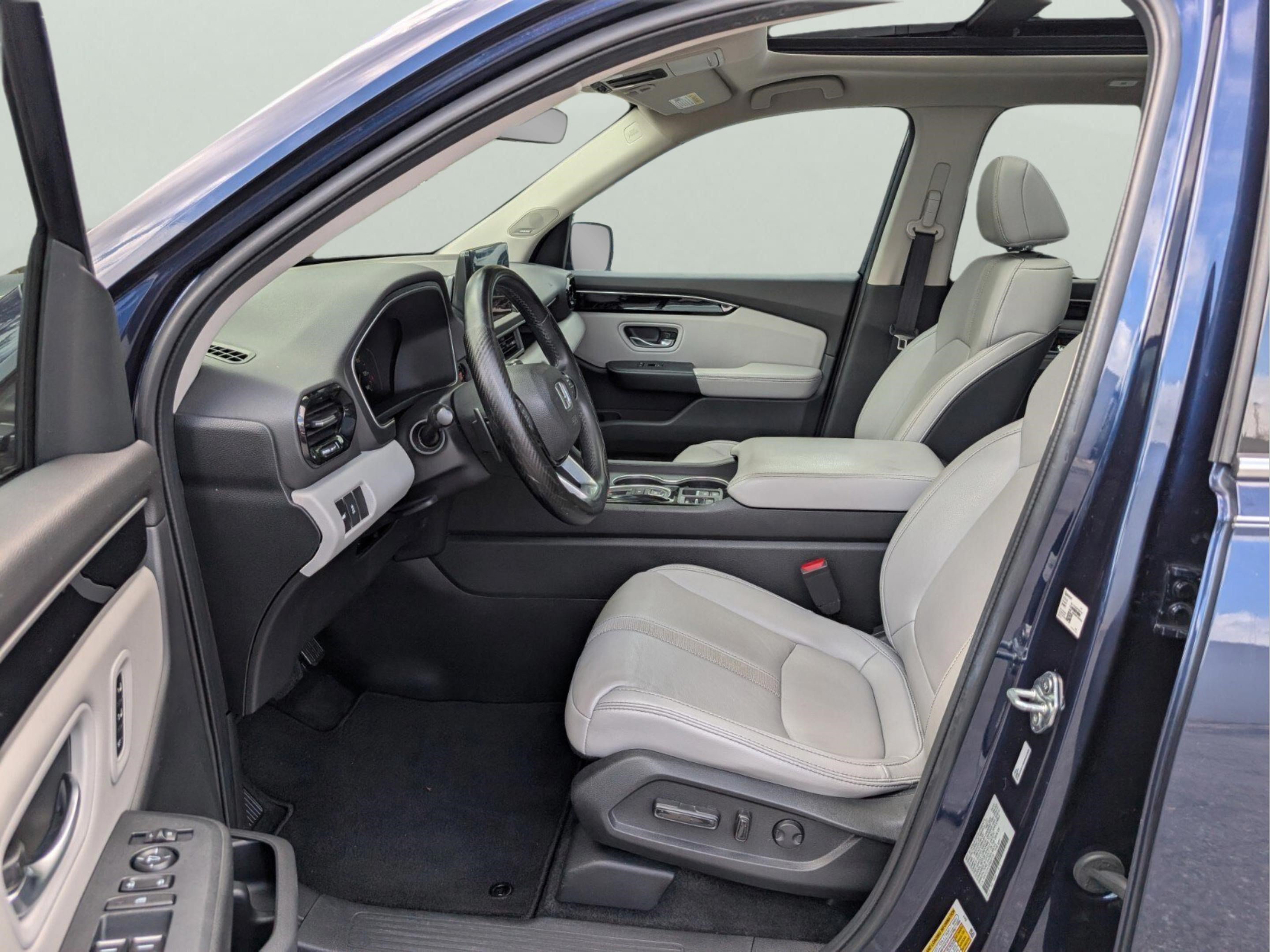 Used 2023 Honda Pilot Touring image 28