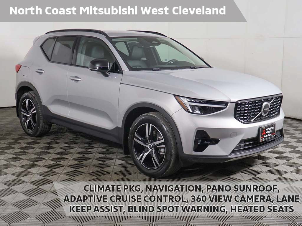 Used 2023 Volvo XC40 B5 Plus w/ Climate Package AWD/4WD image 1