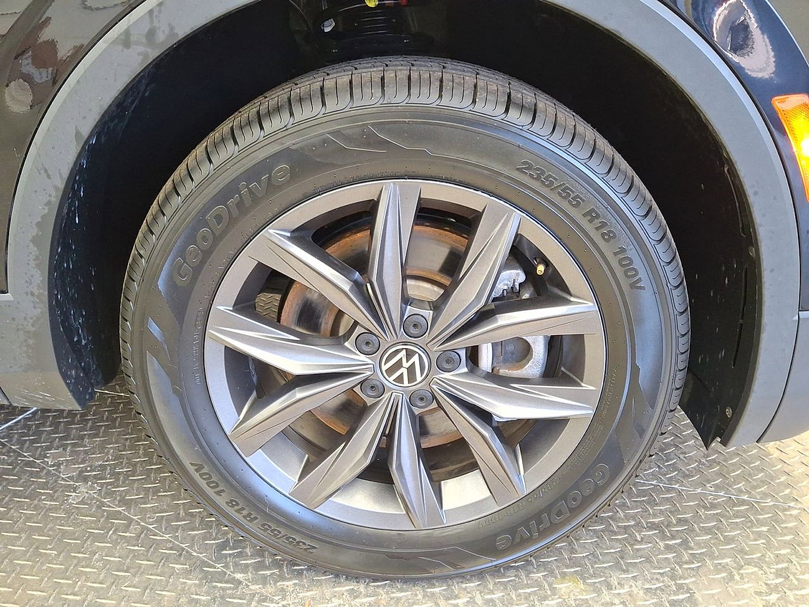 Used 2022 Volkswagen Tiguan SE image 27