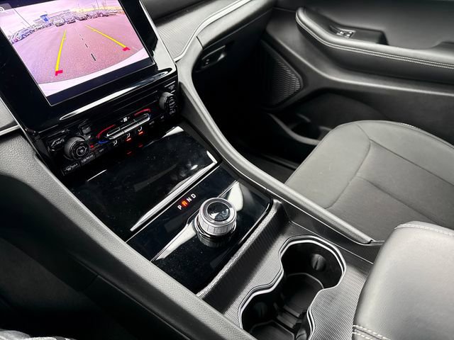 Used 2025 Jeep Grand Cherokee Laredo image 27