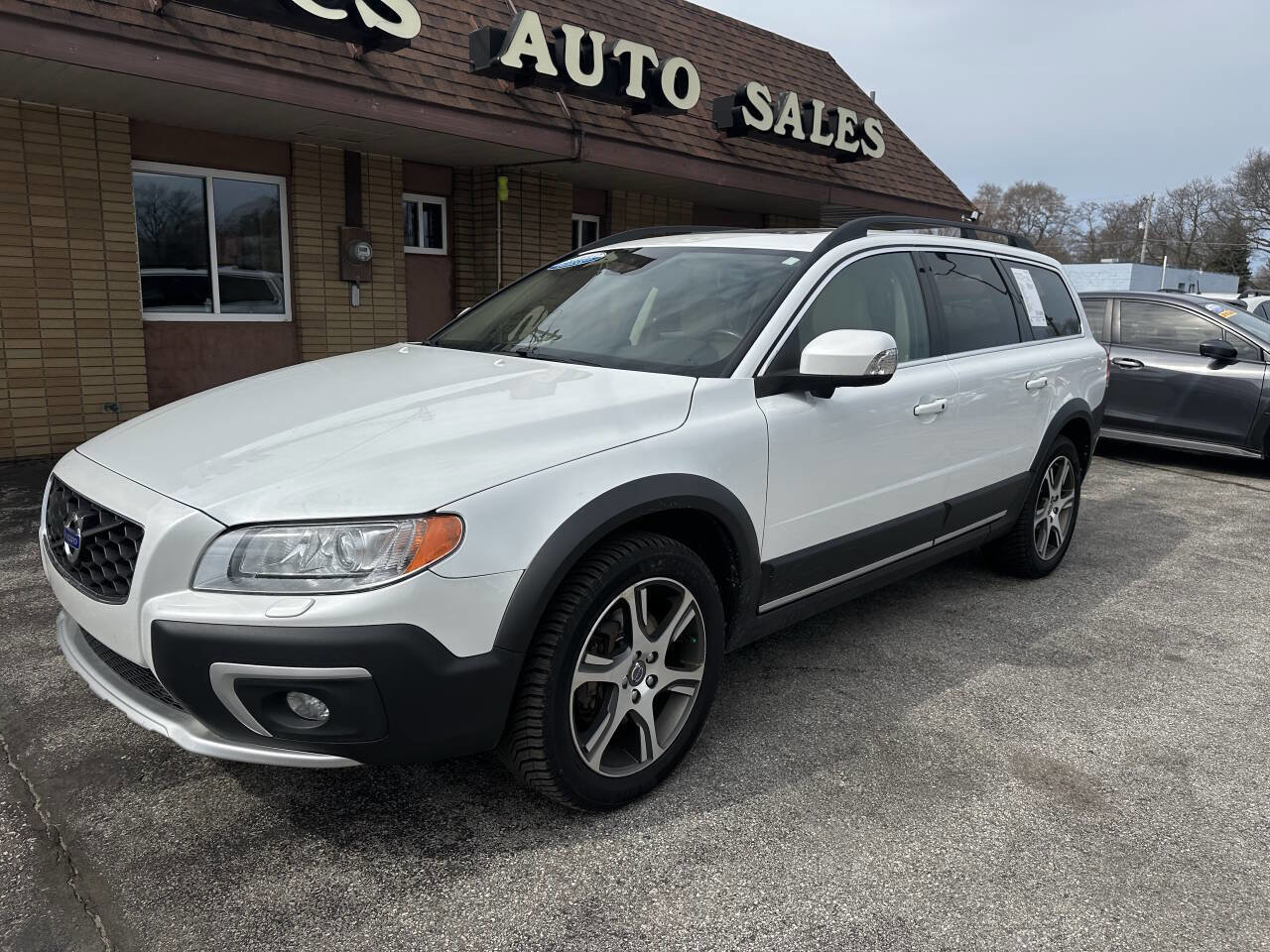 Used 2015 Volvo XC70 T6 Platinum w/ Protection Package image 2