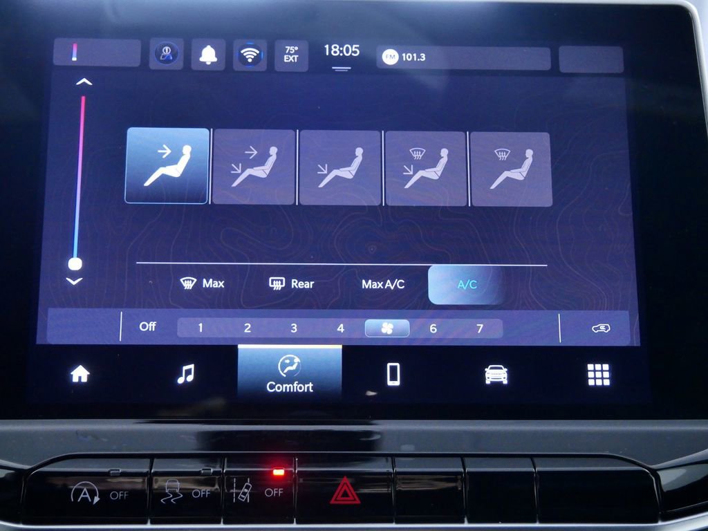 Used 2024 Jeep Compass Latitude image 40