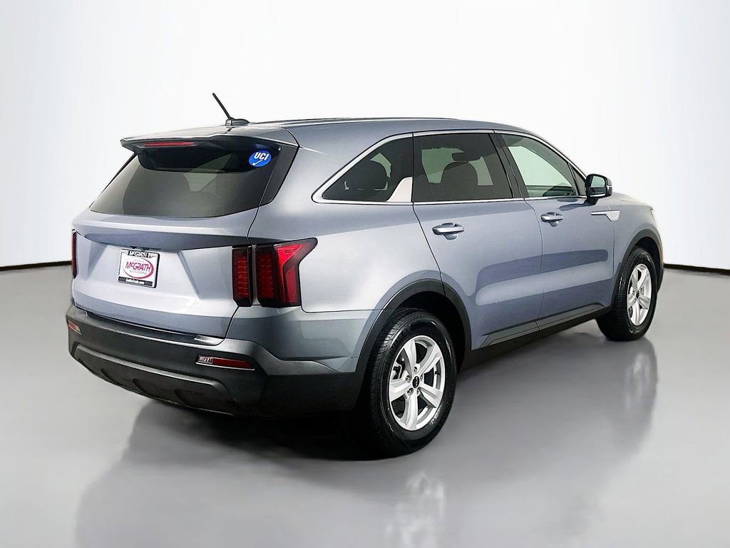 Certified 2023 Kia Sorento LX FWD image 17