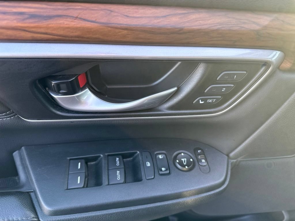 Used 2018 Honda CR-V Touring image 18