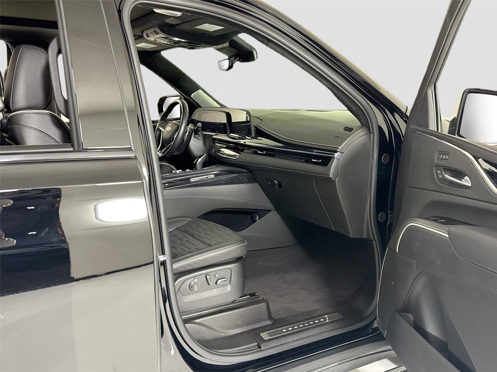 Used 2023 Cadillac Escalade V w/ LPO, Floor Liner Package image 35