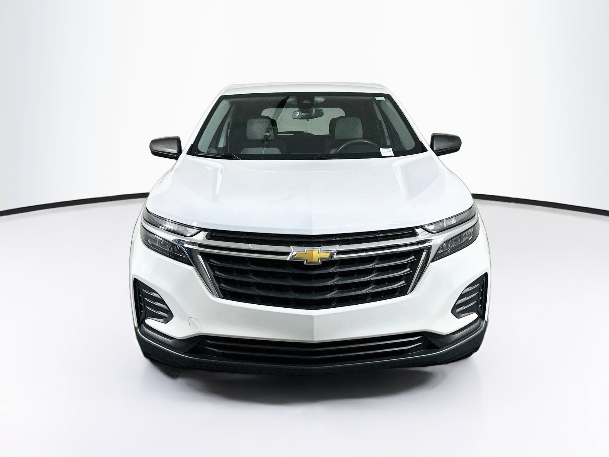 Used 2024 Chevrolet Equinox LS w/ LS Convenience Package FWD image 2