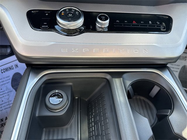 New 2025 Ford Expedition Max Active image 24