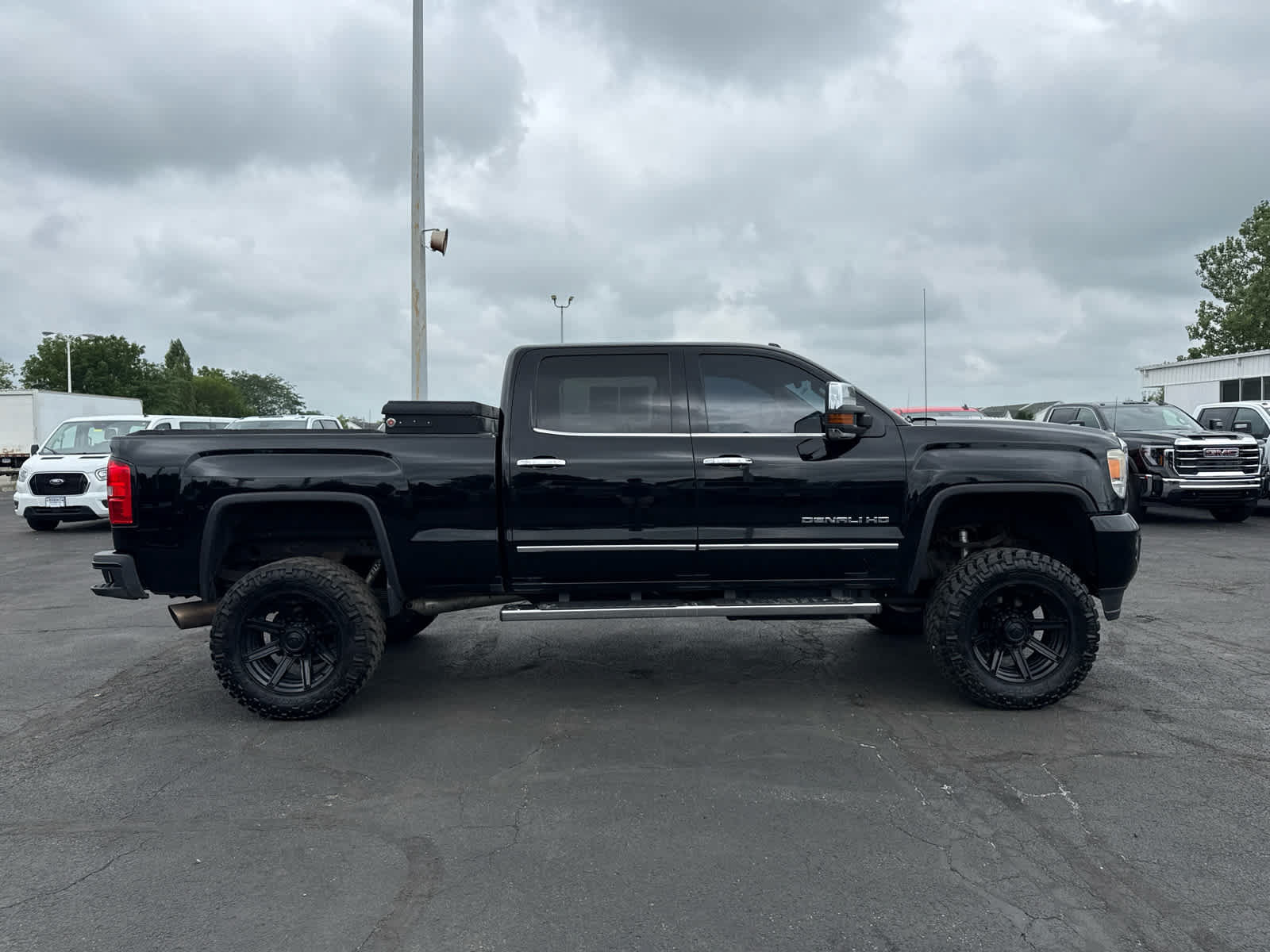 Used 2016 GMC Sierra 2500 Denali w/ Duramax Plus Package AWD/4WD image 6