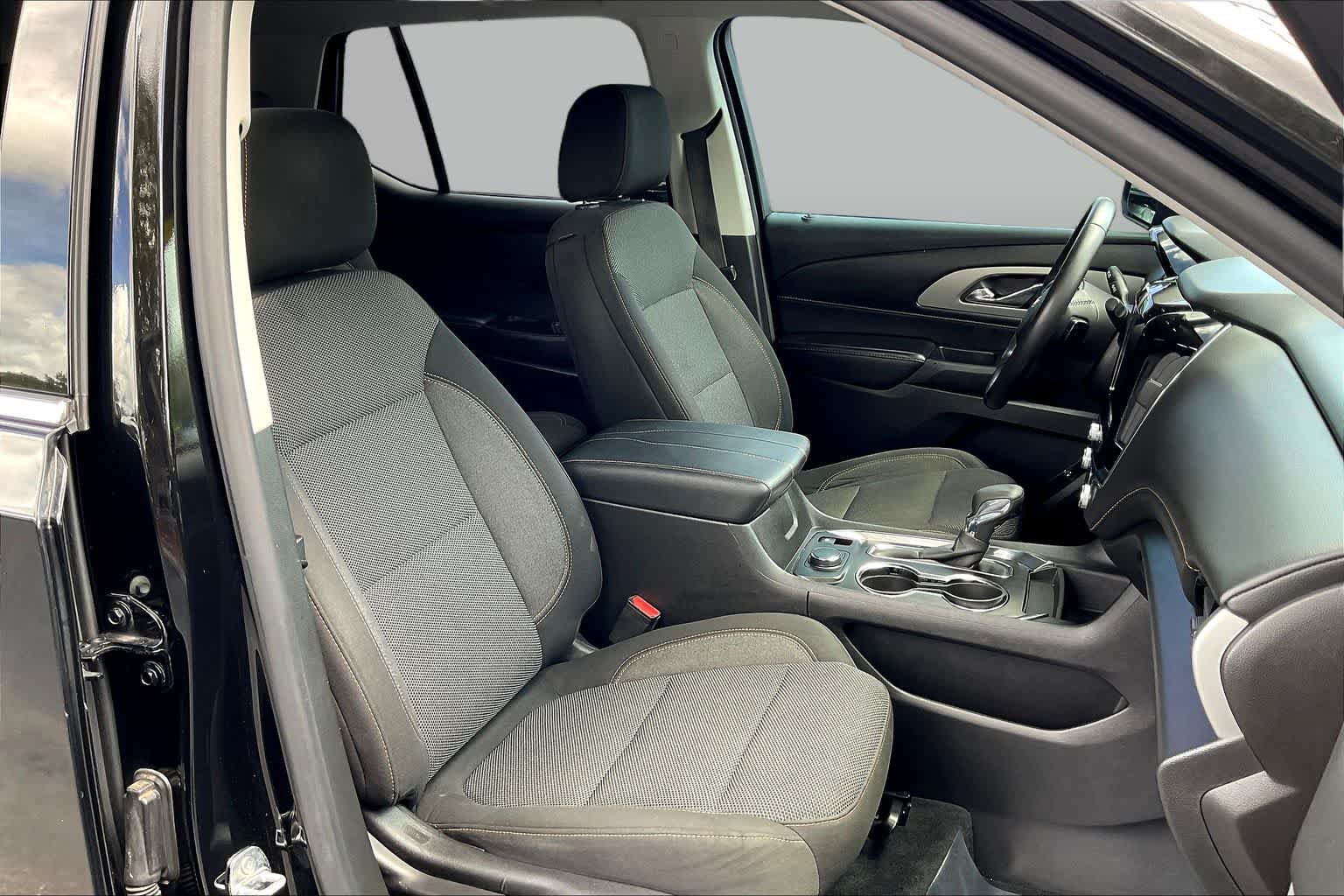 Used 2021 Chevrolet Traverse LT FWD image 8