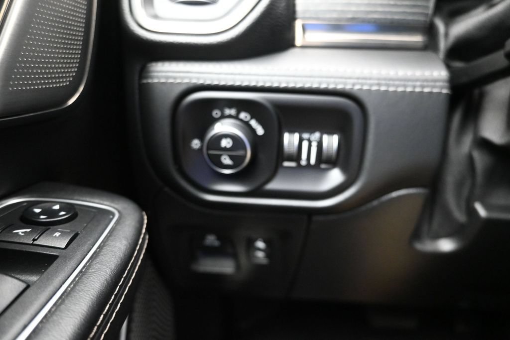 Used 2019 RAM 1500 Limited AWD/4WD image 16