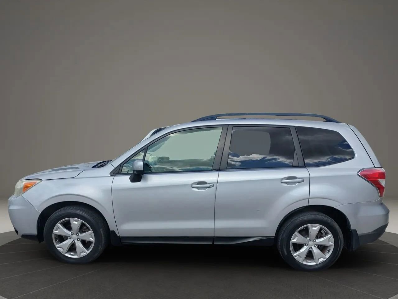 Used 2014 Subaru Forester 2.5i Premium image 2