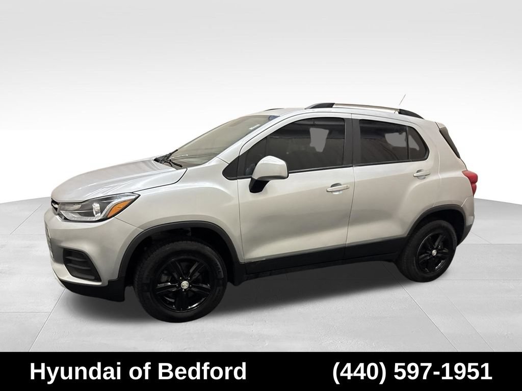 Used 2022 Chevrolet Trax LT w/ LT Convenience Package AWD/4WD image 9