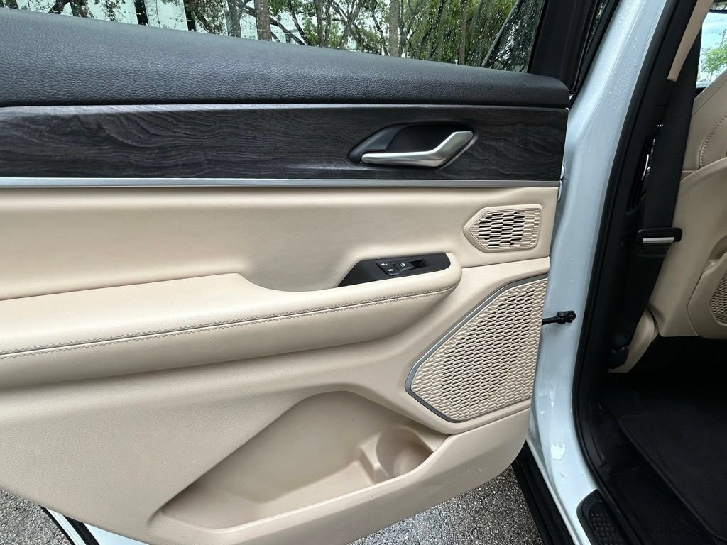 Certified 2022 Jeep Grand Cherokee L Limited RWD image 50