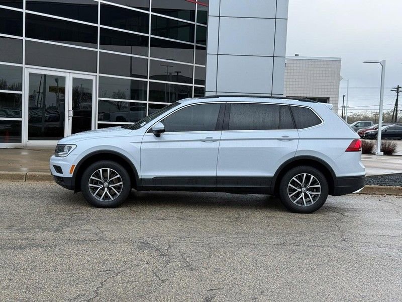 Used 2019 Volkswagen Tiguan SE w/ Panoramic Sunroof Package AWD/4WD image 6