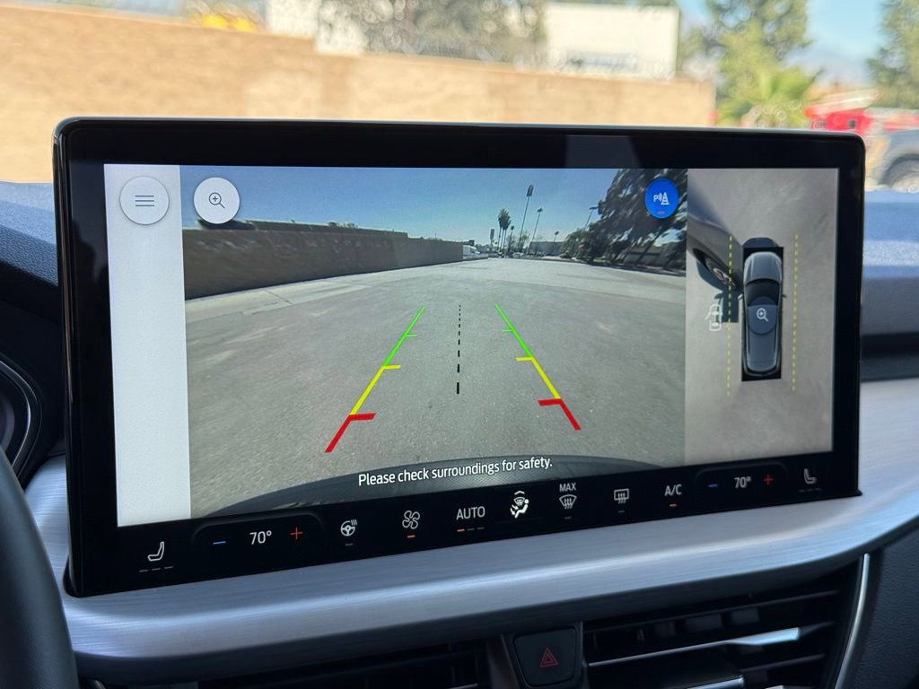 Certified 2023 Ford Escape Platinum w/ Premium Technology Package image 9