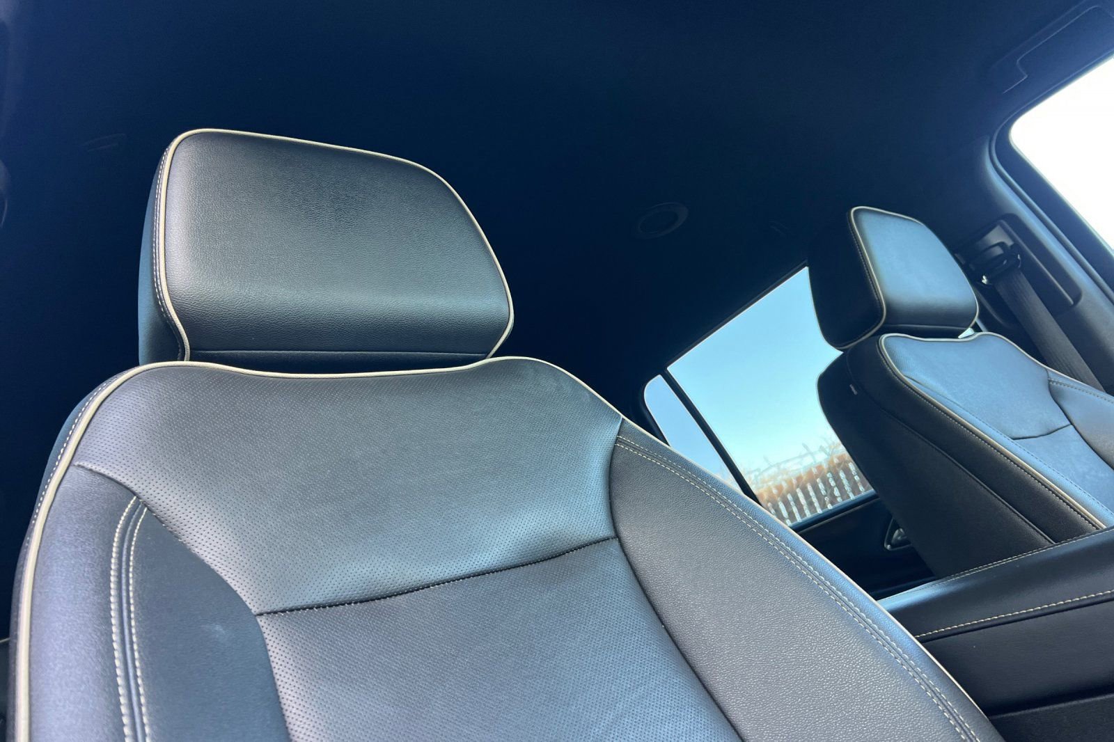 Used 2023 Chevrolet Suburban Premier image 18