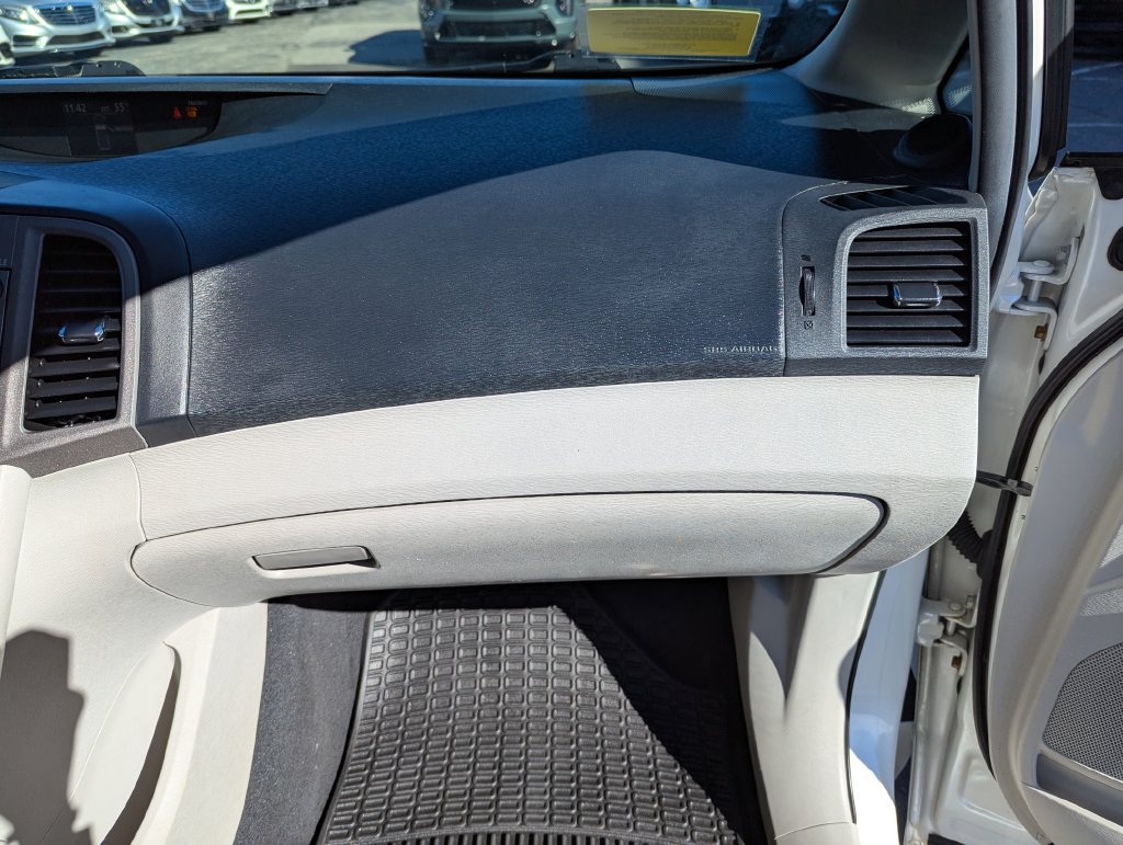 Used 2011 Toyota Venza AWD w/ Premium Pkg #2 image 37
