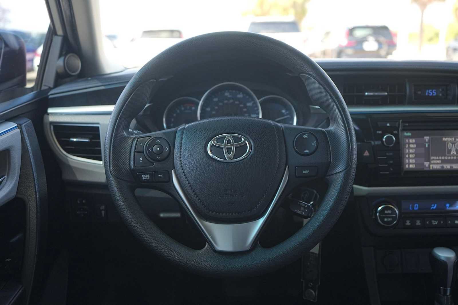 Used 2014 Toyota Corolla LE FWD image 16