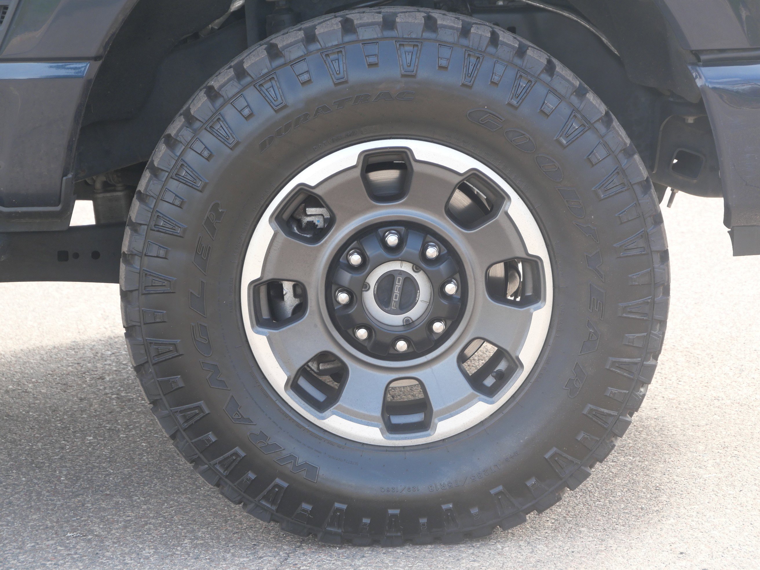 Used 2023 Ford F350 XLT w/ Black Appearance Package image 7