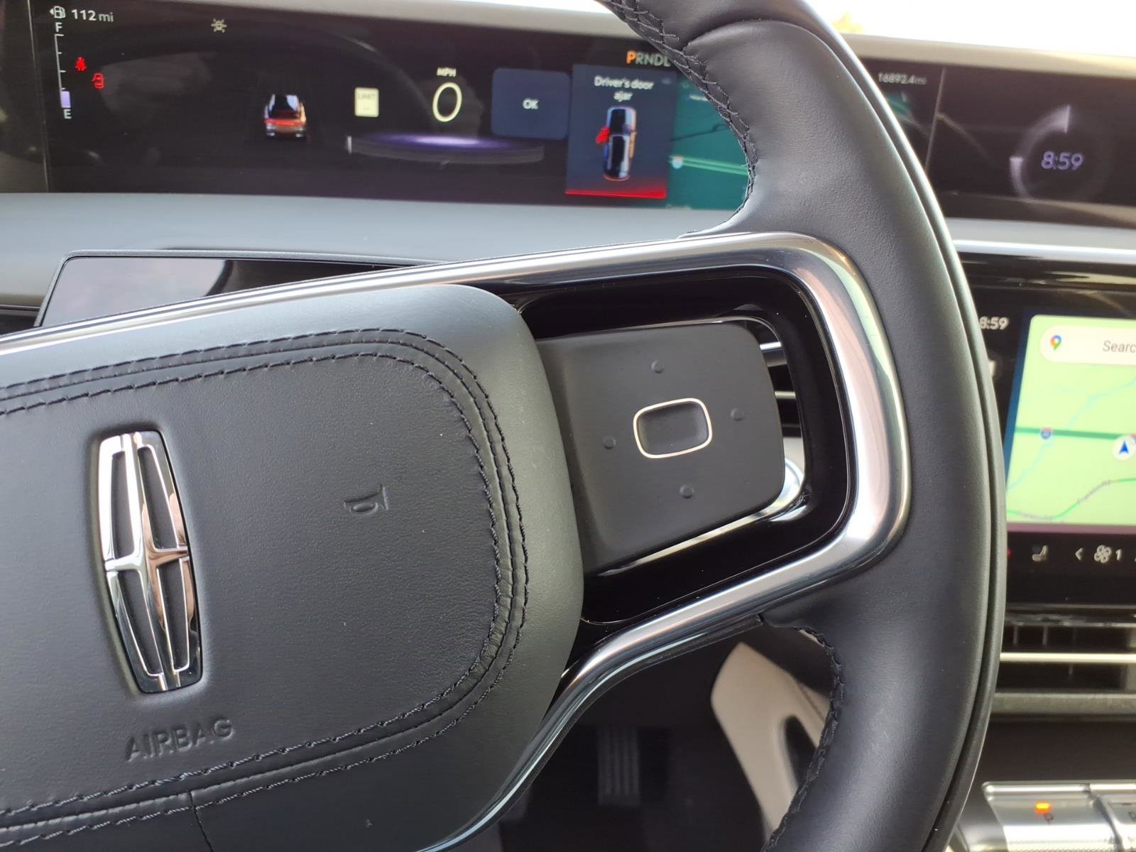 Used 2025 Lincoln Nautilus Reserve image 16