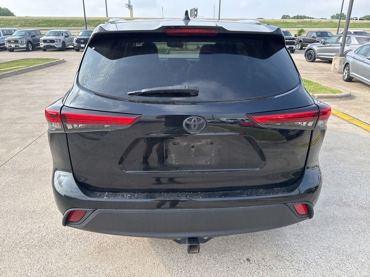Used 2021 Toyota Highlander XLE FWD image 9
