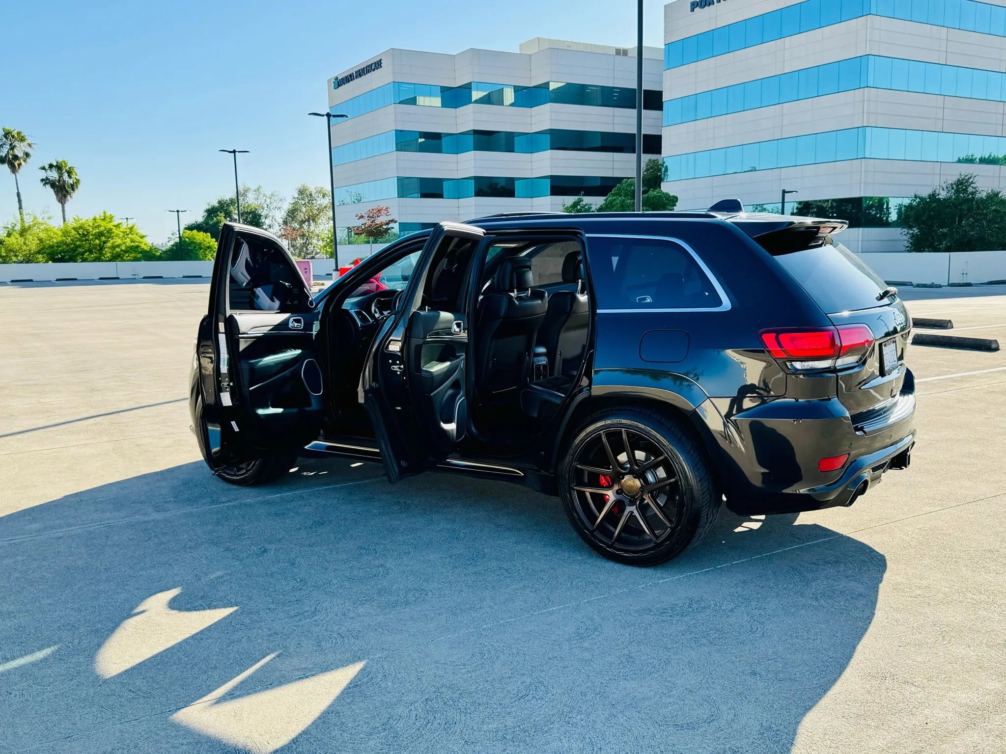 Used 2014 Jeep Grand Cherokee SRT8 w/ Luxury Group II image 69