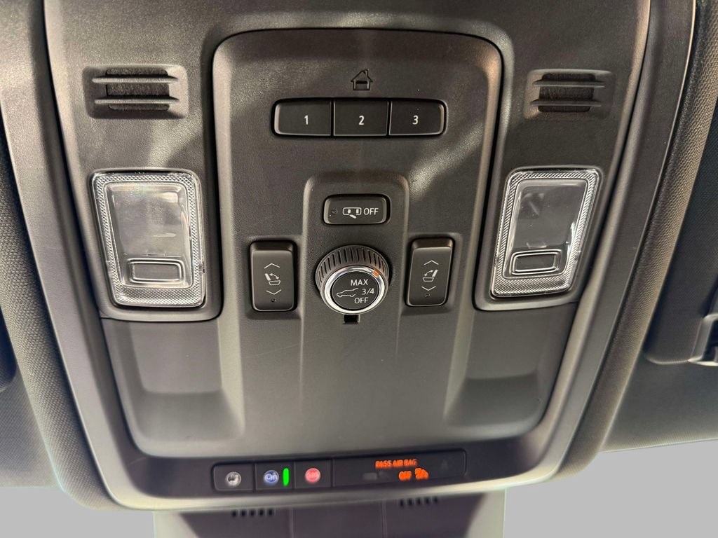 Used 2024 Cadillac Escalade Luxury AWD/4WD image 29