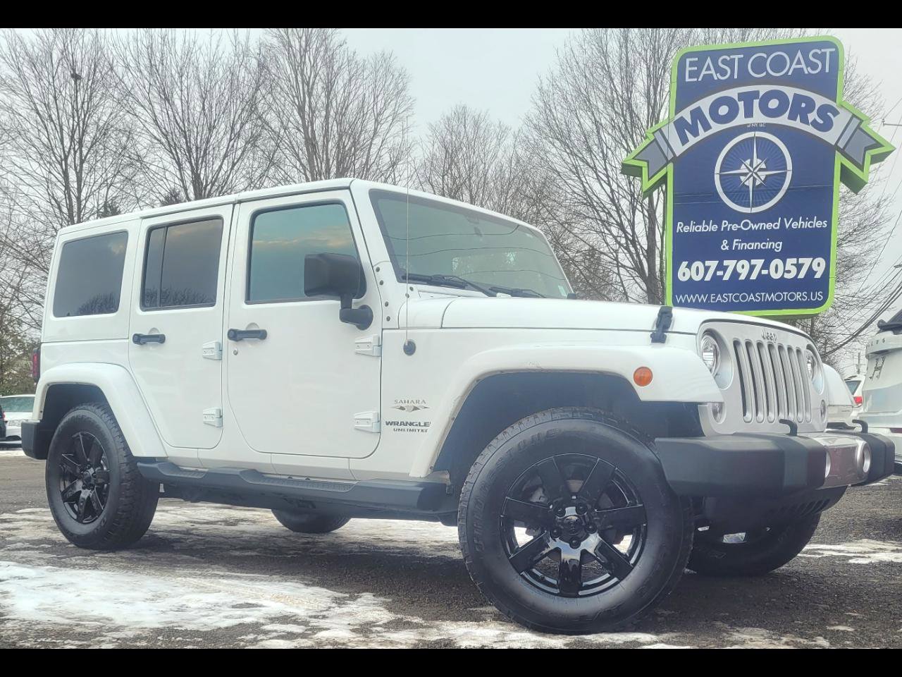 Used 2017 Jeep Wrangler Unlimited Sahara w/ Connectivity Group image 1