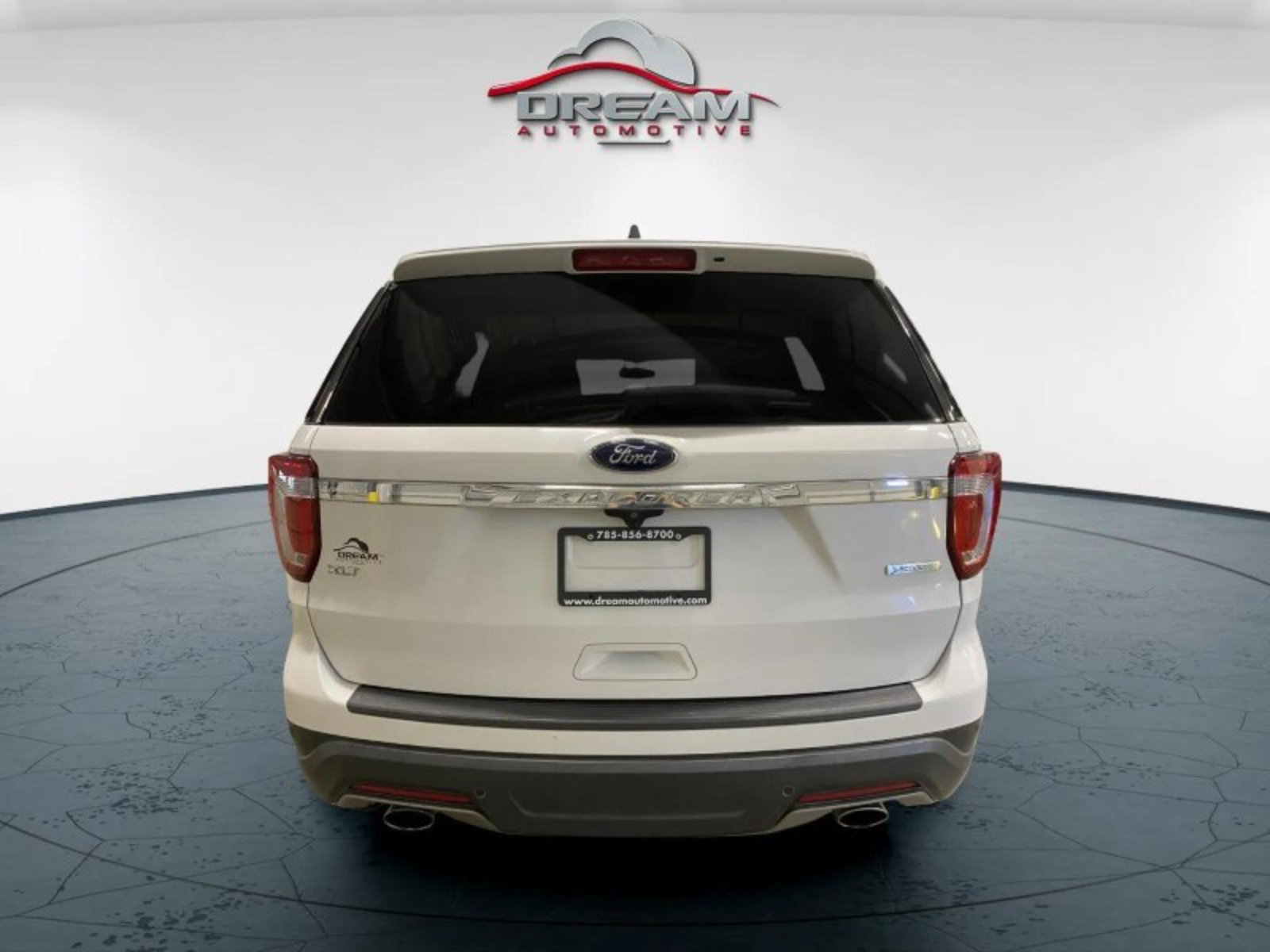 Used 2019 Ford Explorer XLT FWD image 17