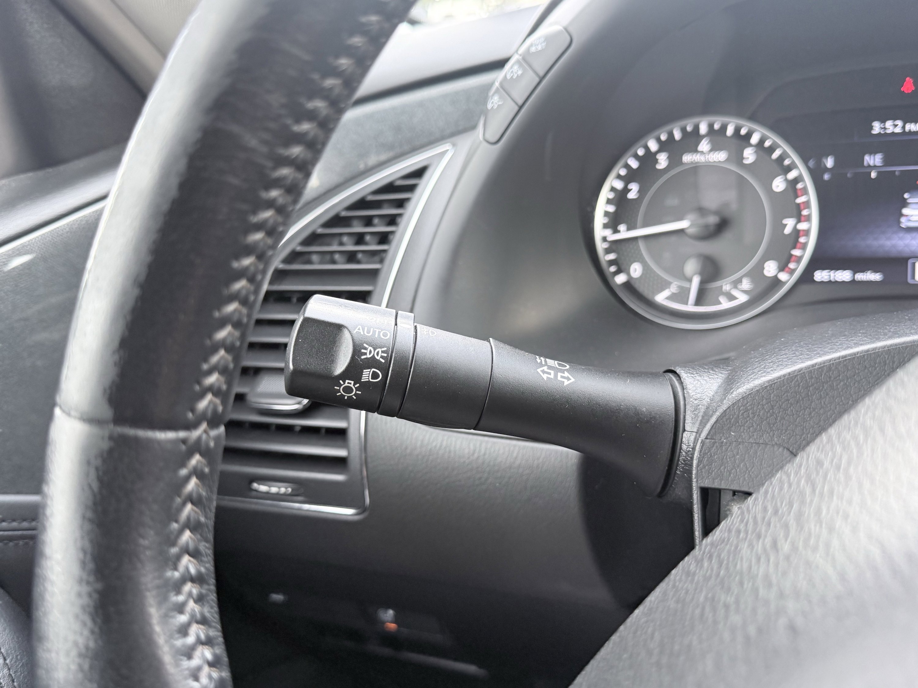 Used 2021 Nissan Armada SV w/ SV Appearance Package image 75