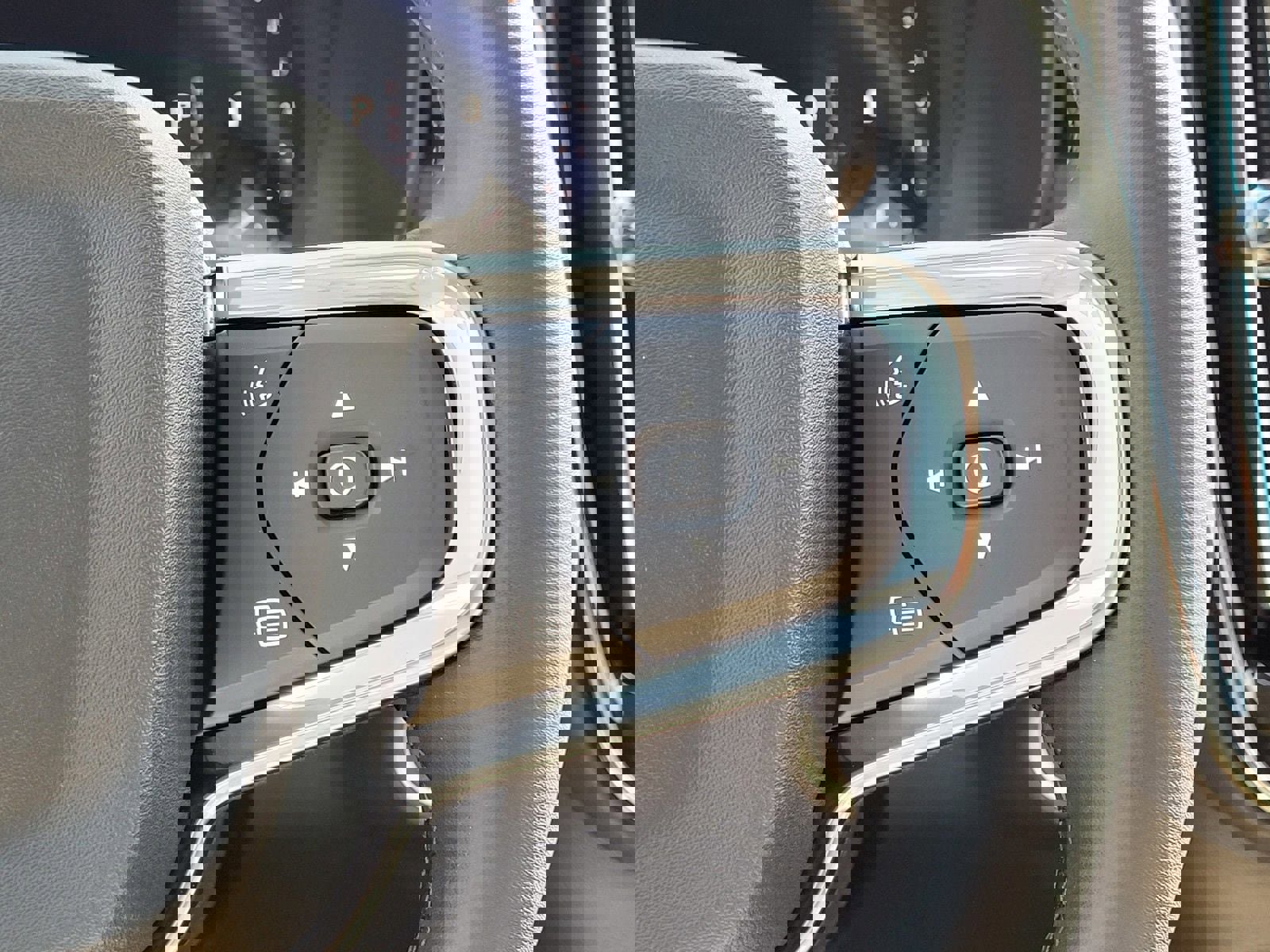 New 2026 Volvo XC40 B4 Core w/ Climate Package image 15