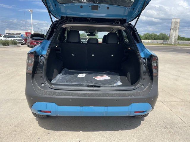 New 2025 Nissan Kicks SR image 5