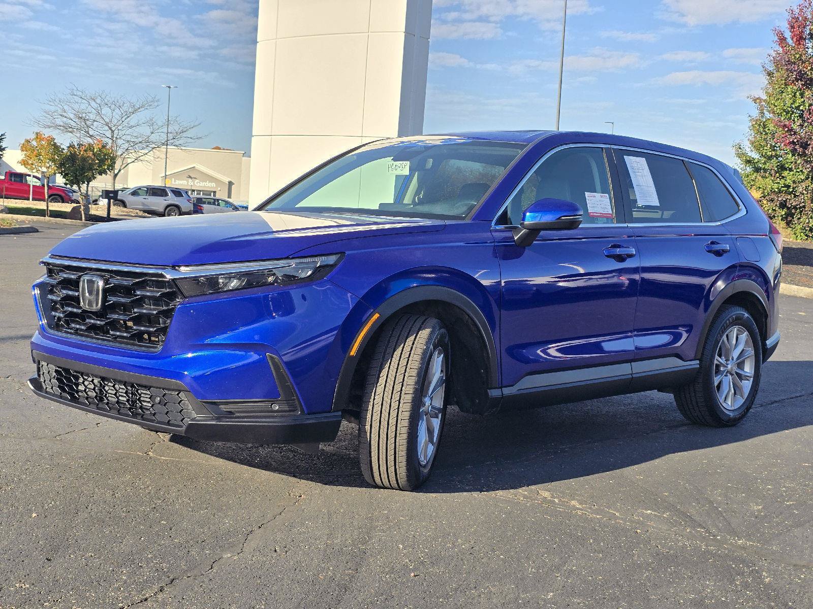 Used 2023 Honda CR-V EX-L image 3