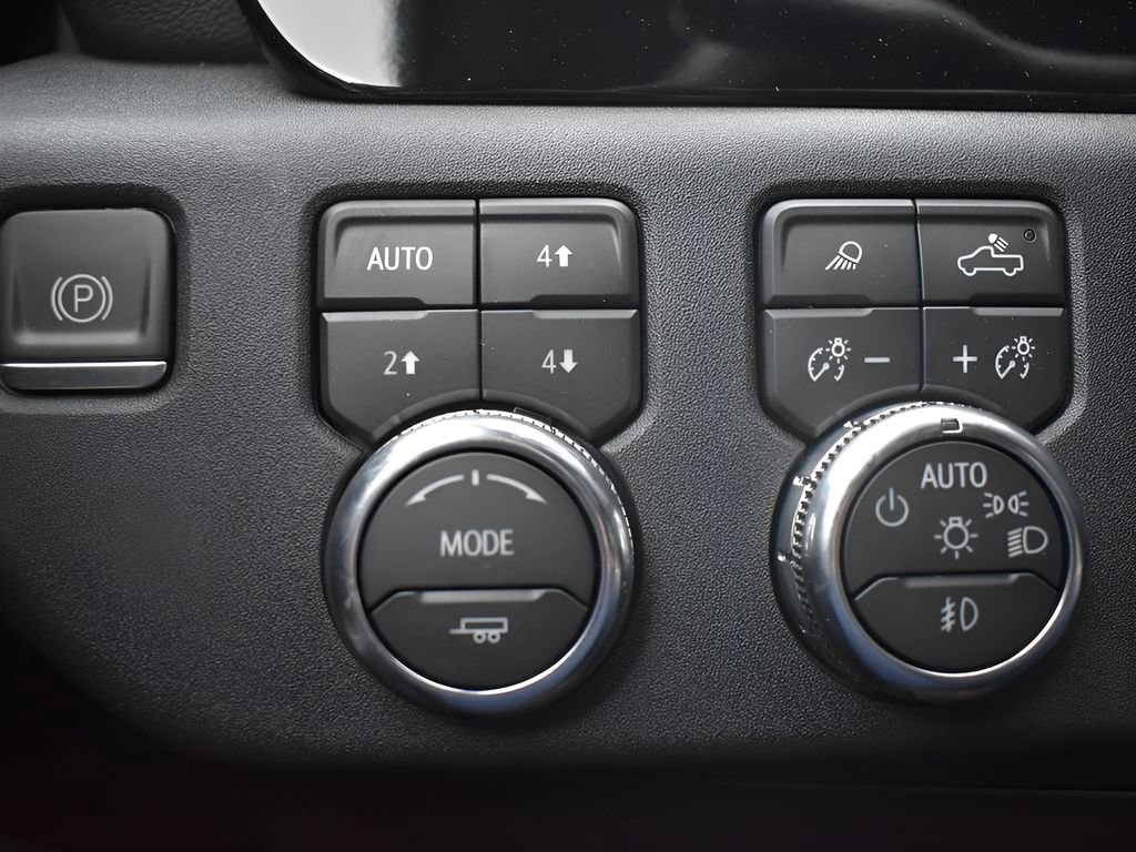 Used 2024 GMC Sierra 1500 SLT w/ X31 Off-Road Package AWD/4WD image 42