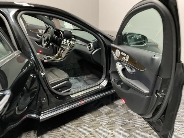 Used 2018 Mercedes-Benz C 300 4MATIC Sedan image 23