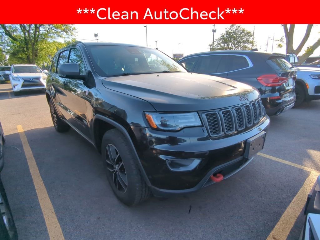 Used 2017 Jeep Grand Cherokee Trailhawk w/ Trailhawk Luxury Group AWD/4WD image 3