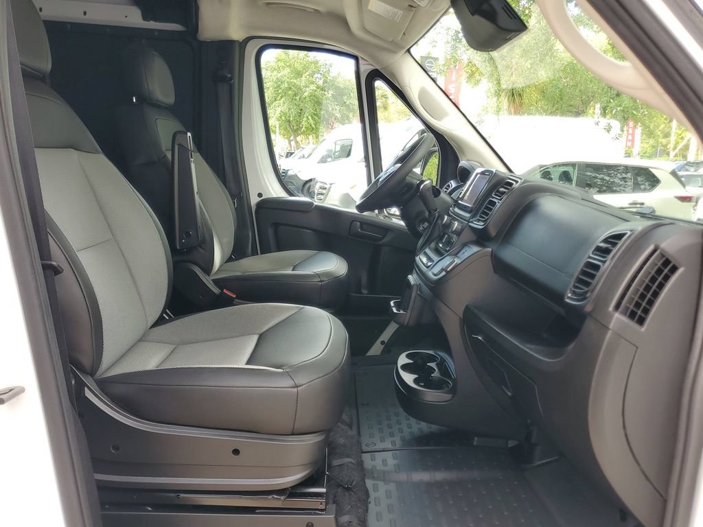 Used 2025 RAM ProMaster 2500 w/ Convenience Group FWD image 8