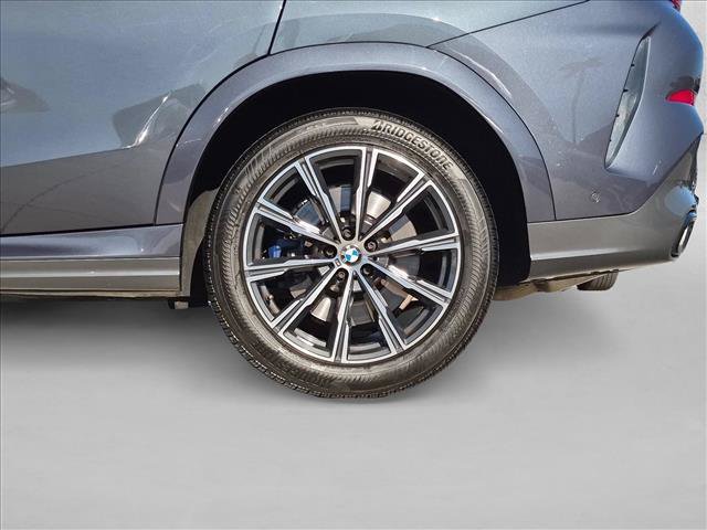 Used 2022 BMW X6 M50i w/ Dynamic Handling Package AWD/4WD image 26