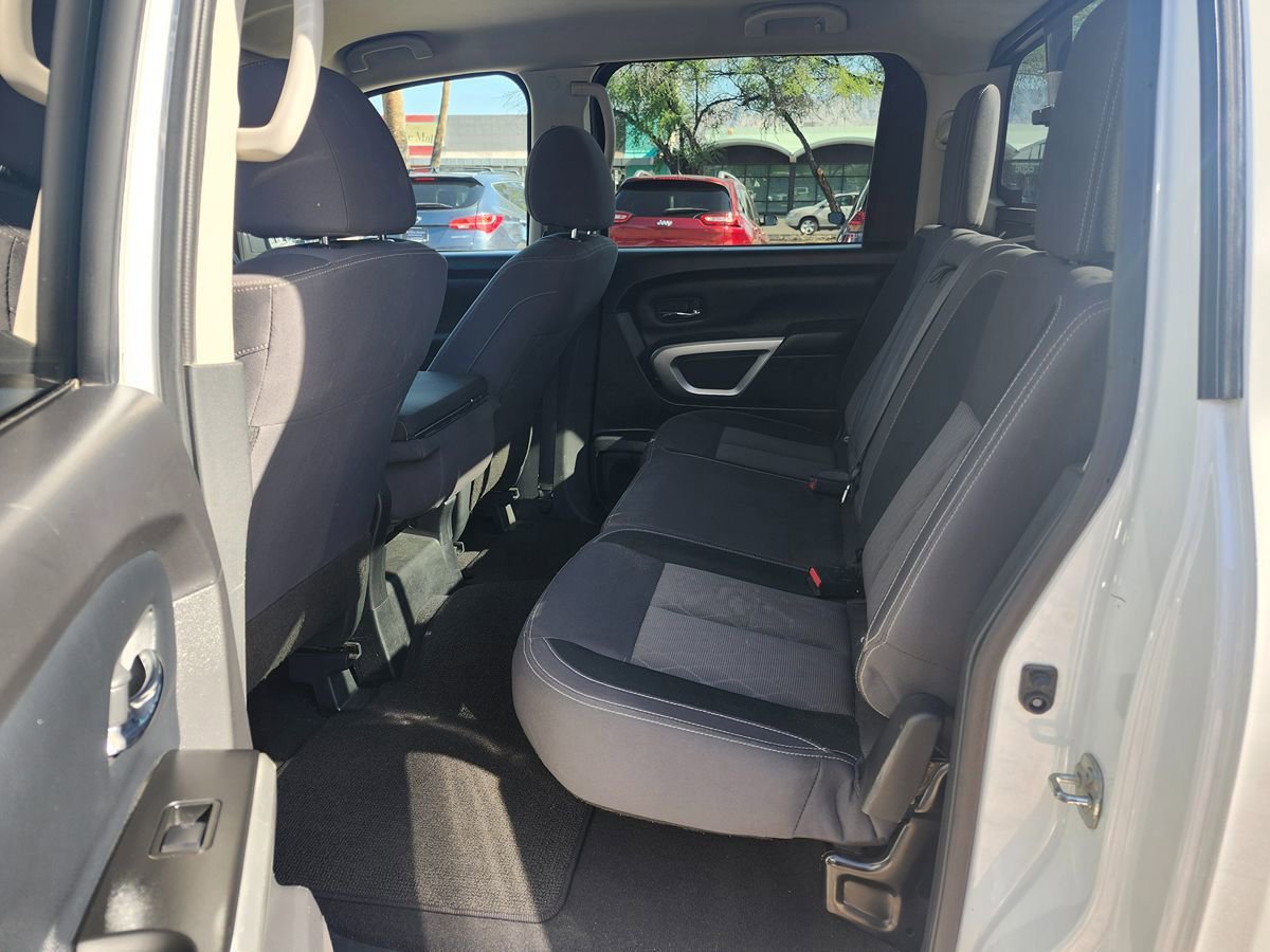 Used 2023 Nissan Titan SV RWD image 15