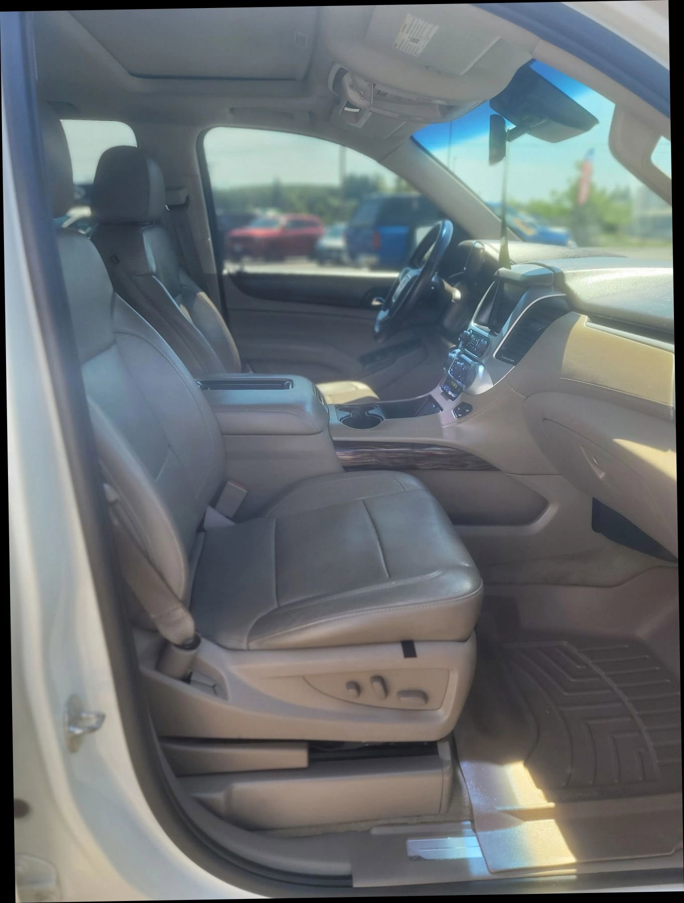 Used 2015 GMC Yukon SLT w/ HD Trailering Package AWD/4WD image 13