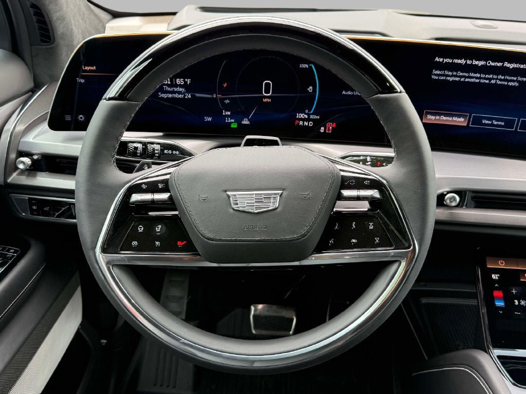 New 2027 Cadillac Vistiq Sport w/ LPO, Floor Liner Package AWD/4WD image 7
