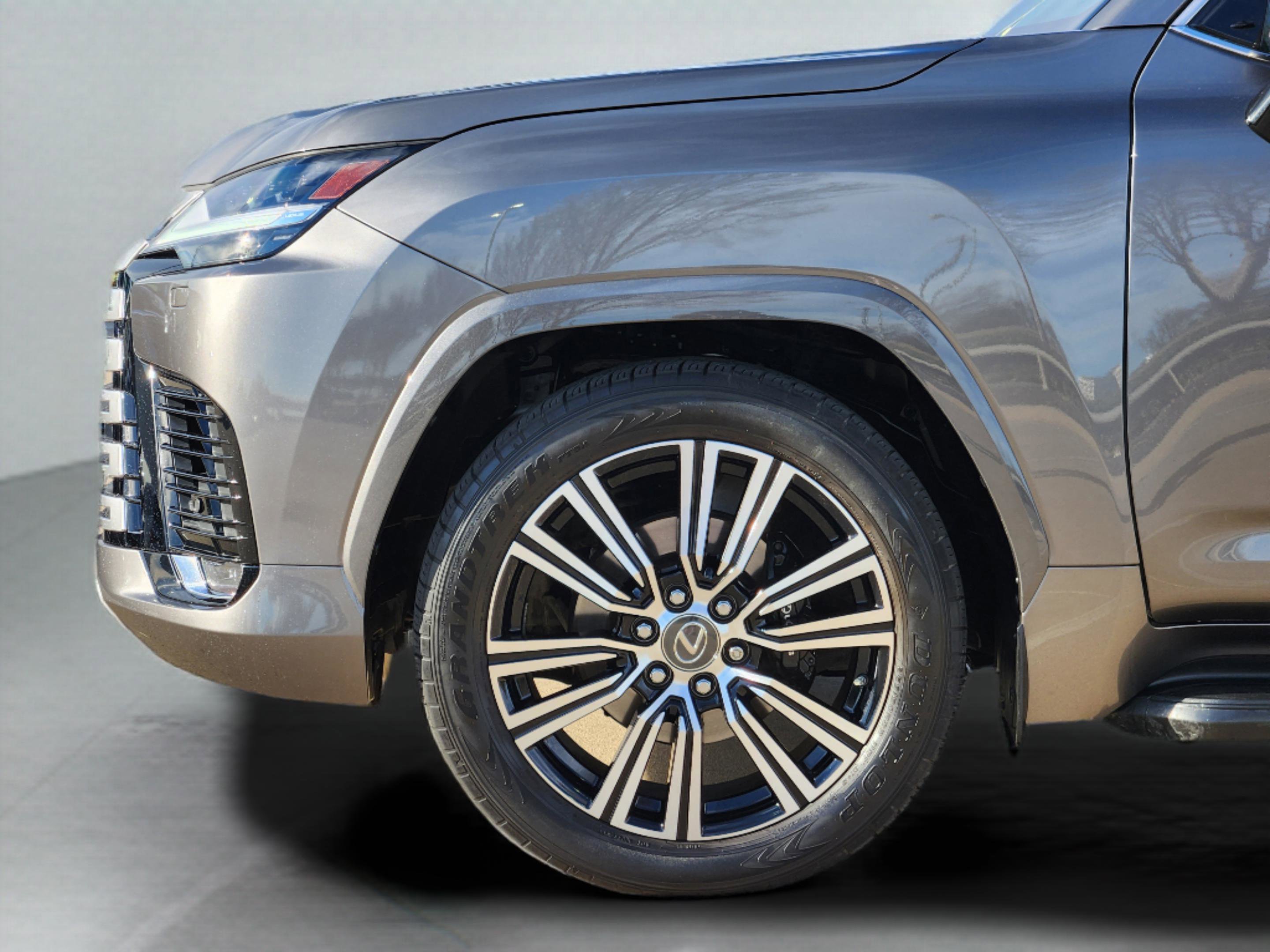 Used 2023 Lexus LX 600 4WD w/ Accessory Package (Z1) image 36