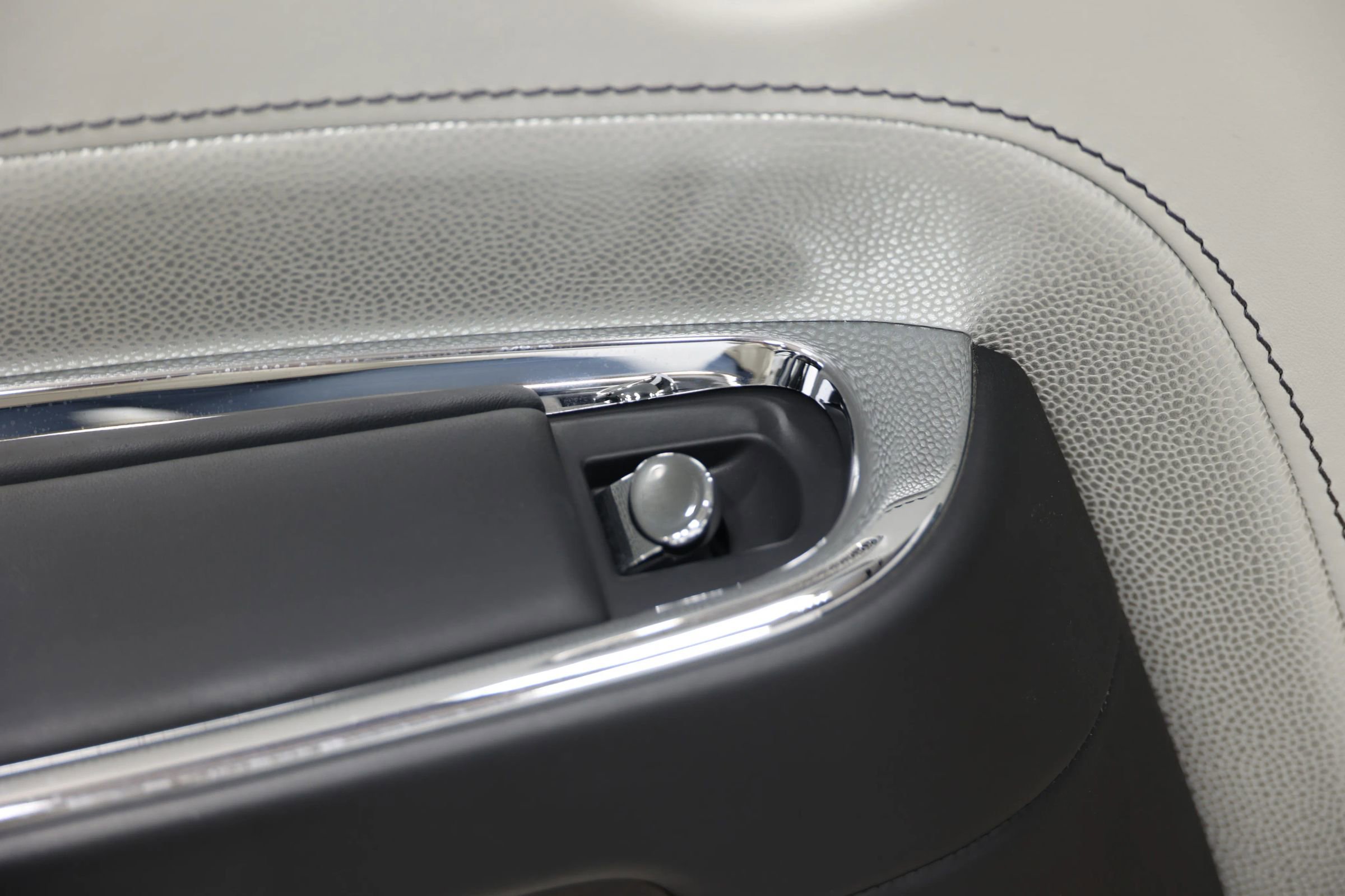 Used 2019 Rolls-Royce Ghost image 65