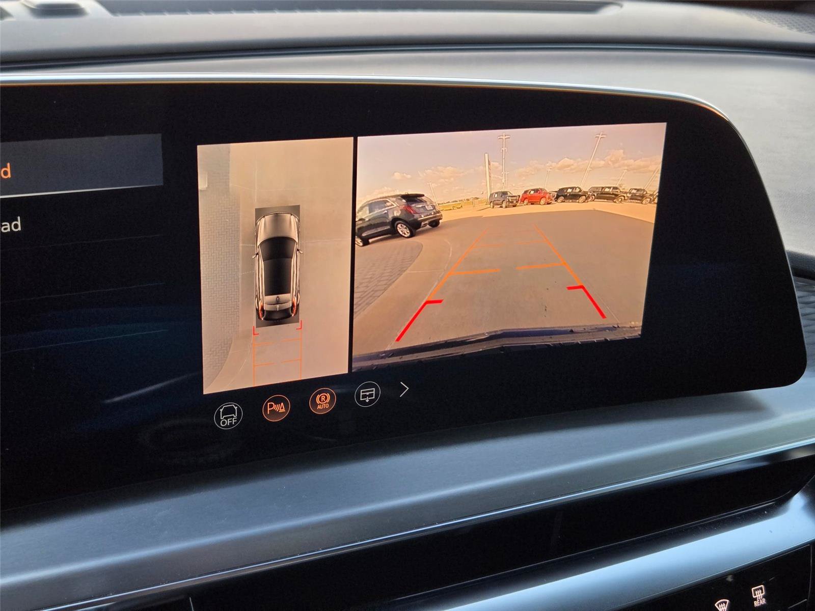 New 2026 Cadillac Lyriq Premium Luxury AWD/4WD image 19