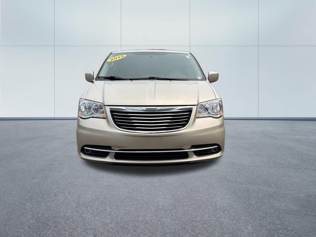 Used 2013 Chrysler Town & Country Touring FWD image 3